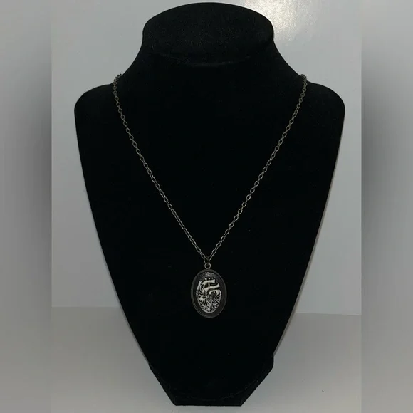 Necklace - Picture 7 of 8